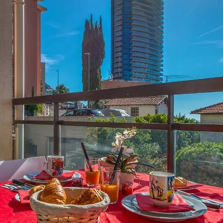Monaco Sea View & Parking Apartment *
